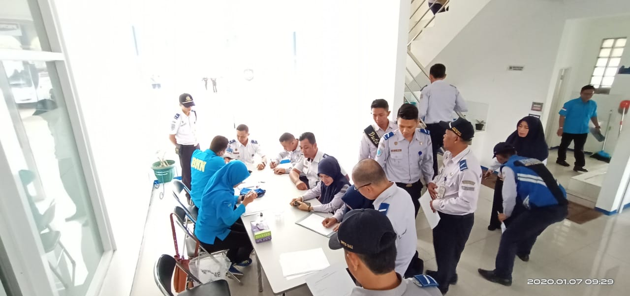 Test Urine Narkoba Para Pegawai Kementerian Perhubungan Satuan Pelayanan Terminal Tipe A Guntur Melati Garut.