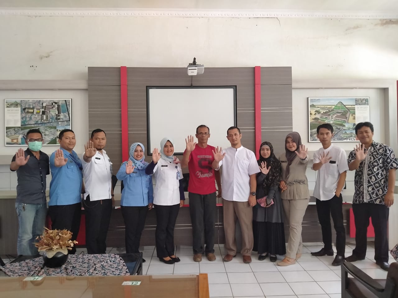 Pemberdayaan Masyarakat Anti Narkoba di Lingkungan Pendidikan (SMK YPPT - Garut) melalui Test Urine Pemberdayaan Masyarakat Anti Narkoba di Lingkungan Pendidikan (SMK YPPT - Garut) melalui Test Urine