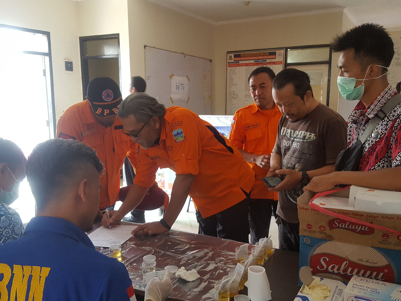 Pemberdayaan Masyarakat Anti Narkoba di Lingkungan Pemerintah (BPBD Garut) melalui Test Urine Pemberdayaan Masyarakat Anti Narkoba di Lingkungan Pemerintah (BPBD Garut) melalui Test Urine