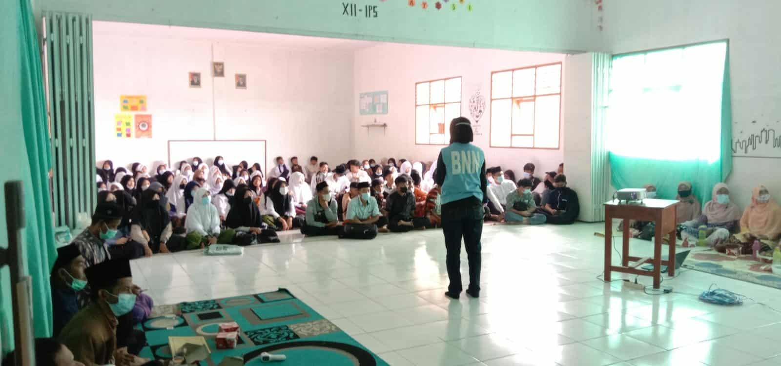 BNNK Garut Gelar Sosialisasi P4GN di SMA Al-Maarif Banyuresmi