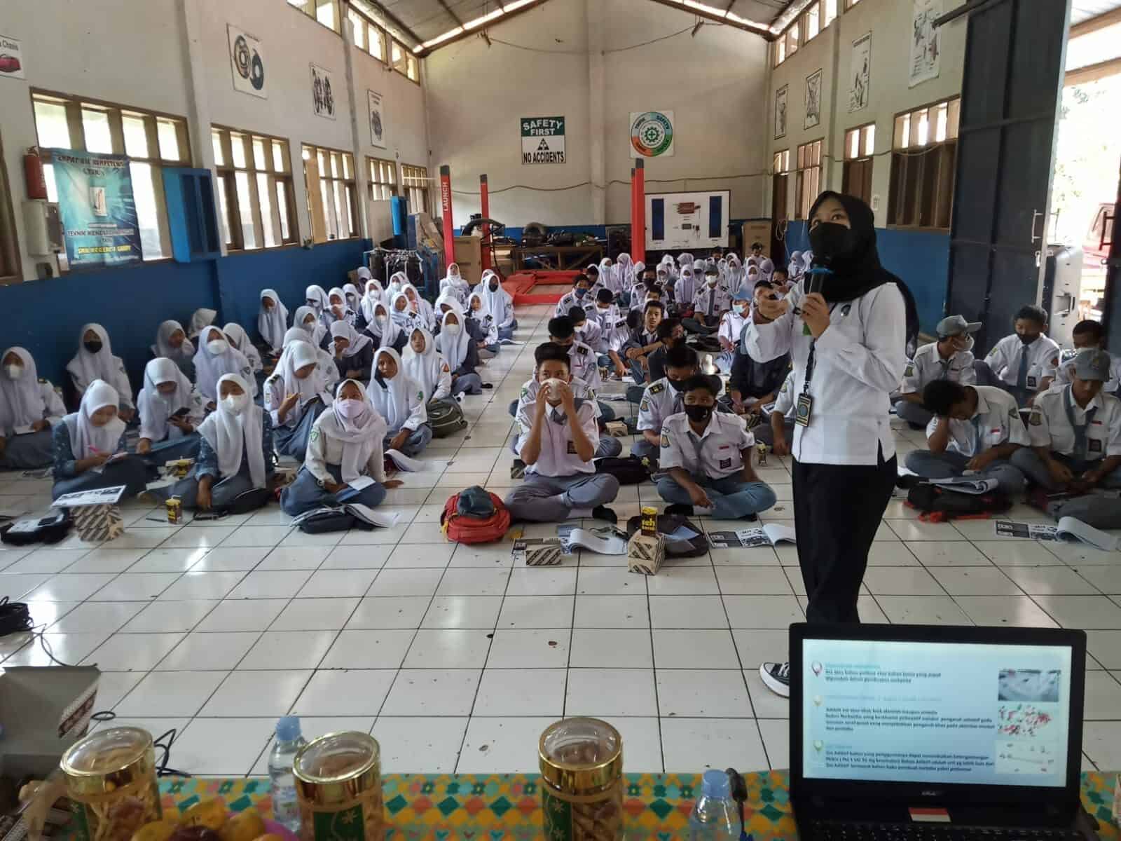 BNNK Garut Gelar Sosialisasi P4GN di SMK Negeri 7 Garut