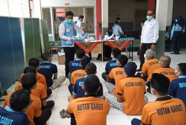 BNNK Garut Gelar Penyuluhan Bahaya Narkoba dan Test Urine Warga Binaan Rutan Kelas IIB Garut
