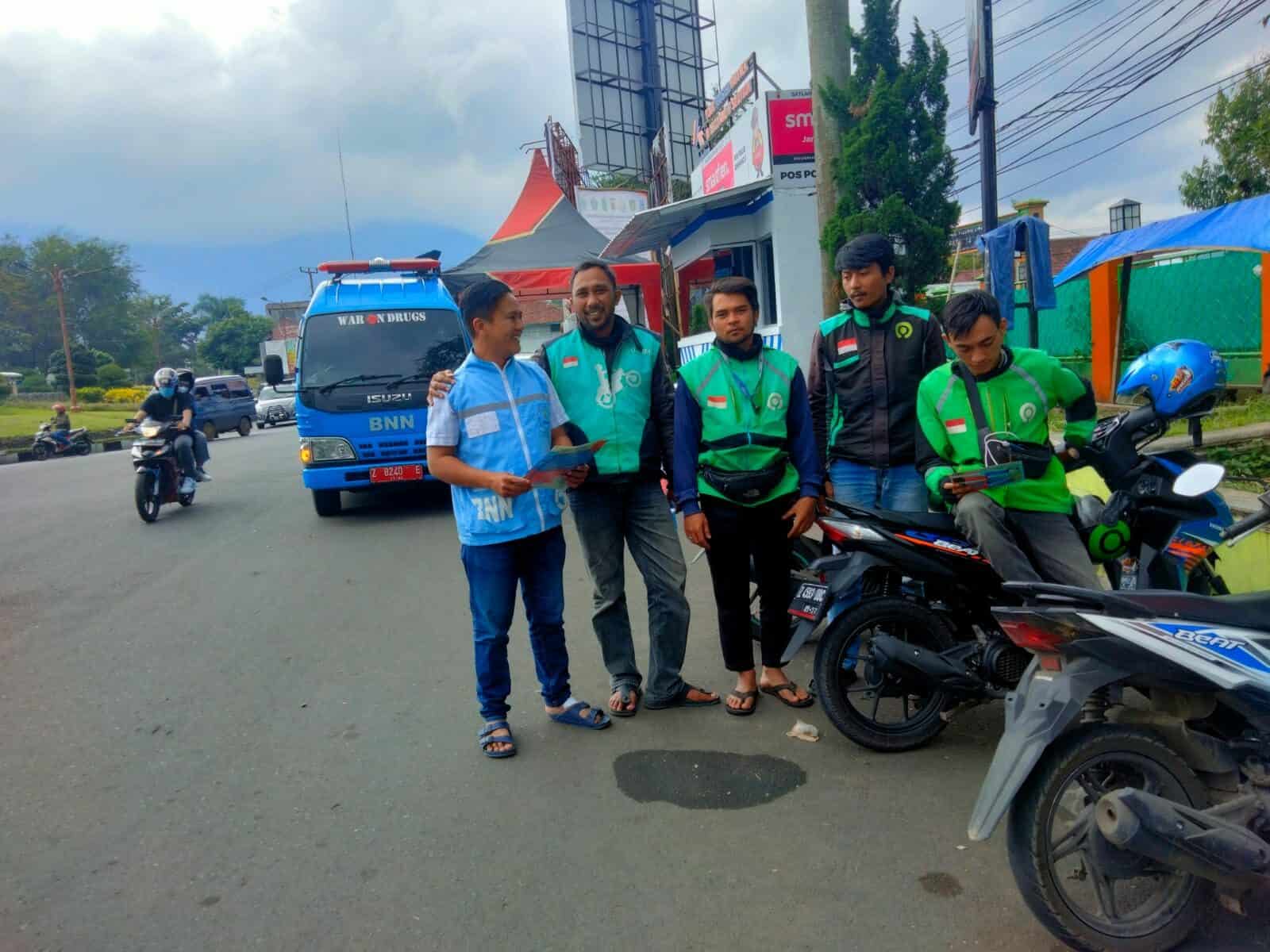 BNNK Garut Laksanakan Sambang BERSINAR pada Lingkungan Masyarakat Kabupaten Garut BNNK Garut Laksanakan Sambang BERSINAR pada Lingkungan Masyarakat Kabupaten Garut