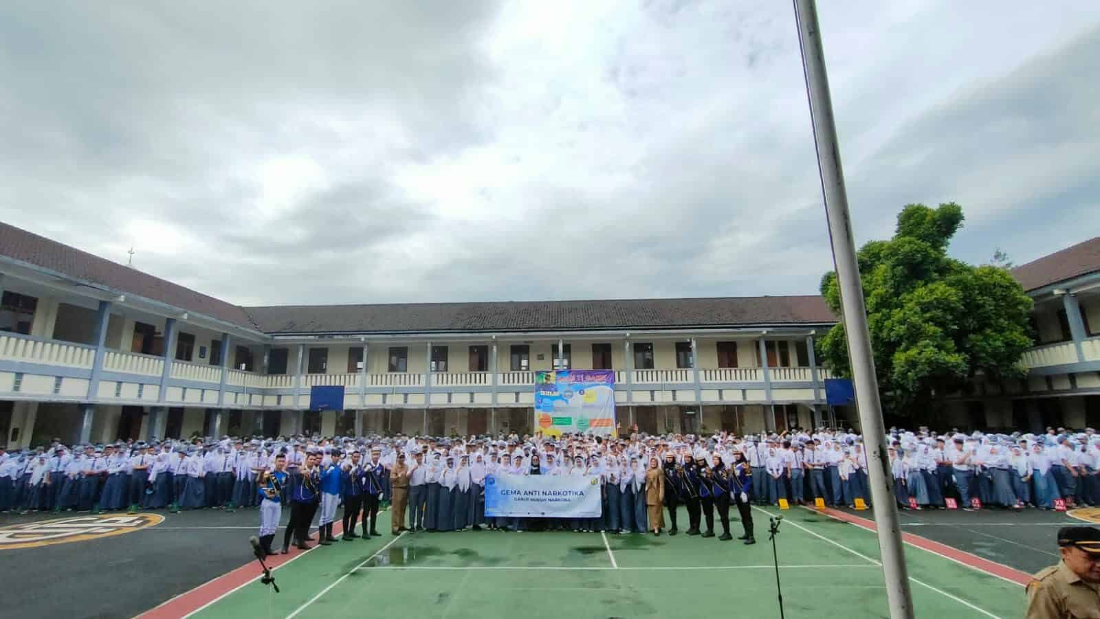 Perkuat P4GNPN, BNNK Garut Gelar Gema Anti Narkotika Sebanyak 4197 Orang Perkuat P4GNPN, BNNK Garut Gelar Gema Anti Narkotika Sebanyak 4197 Orang