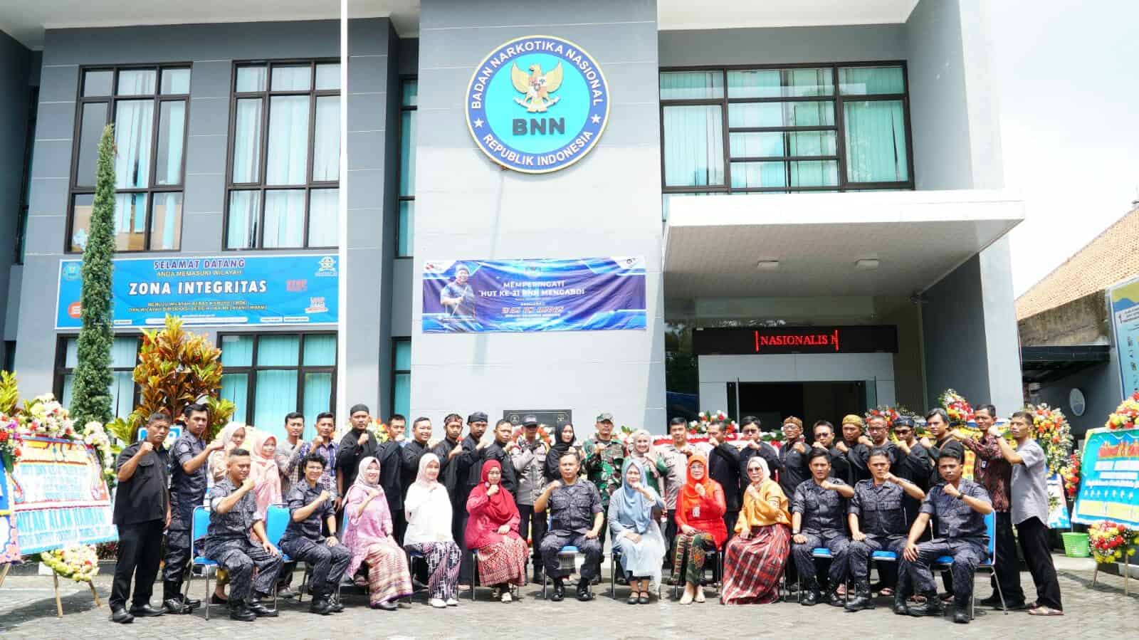 Memperingati HUT Ke-21 BNN Mengabdi, Akselerasi War On Drugs Menuju Indonesia Bersinar Memperingati HUT Ke-21 BNN Mengabdi, Akselerasi War On Drugs Menuju Indonesia Bersinar