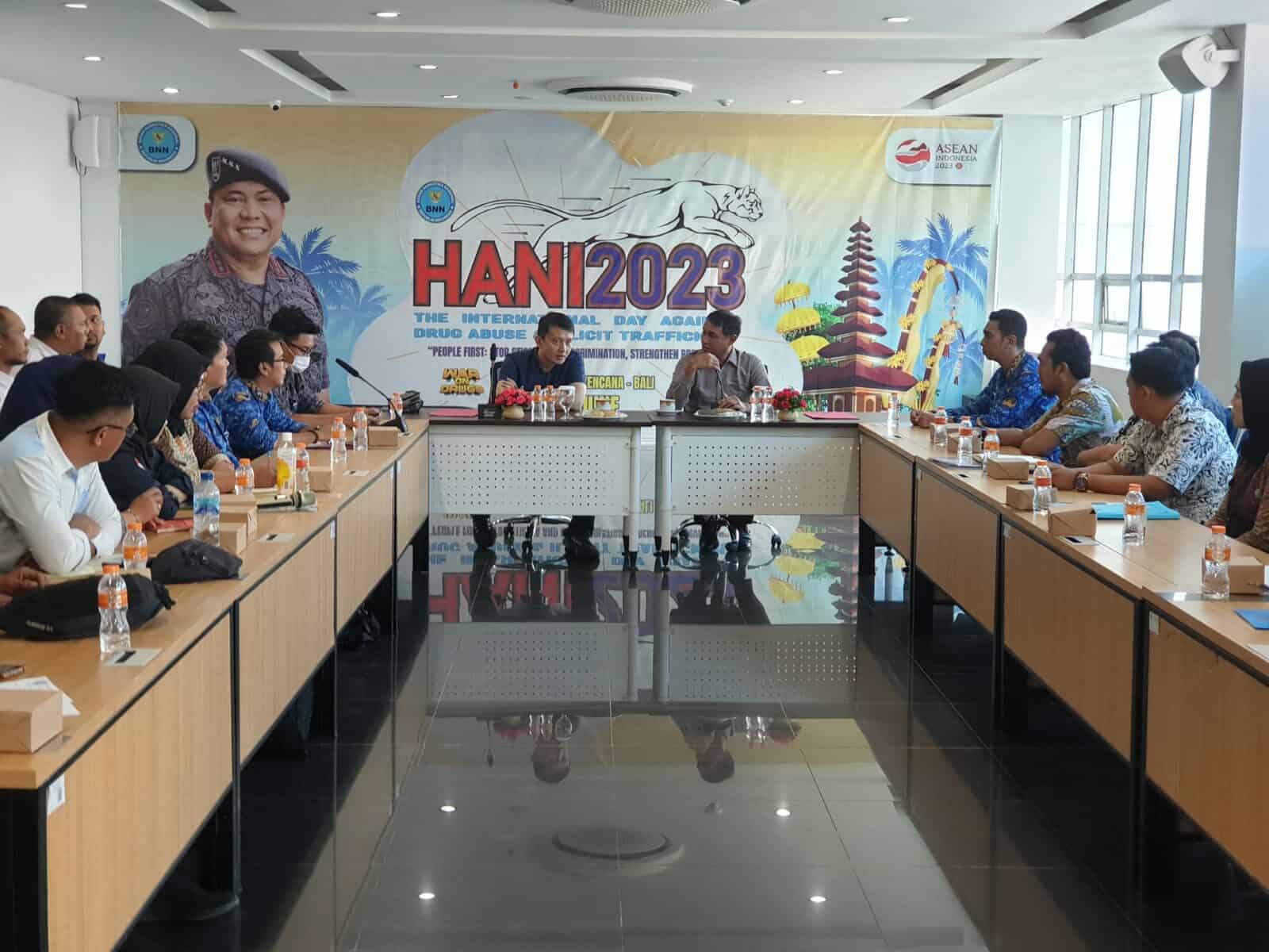 BNNK Garut Hadiri Giat Monev Tindak Pidana Narkotika di BNNP Jawa Barat BNNK Garut Hadiri Giat Monev Tindak Pidana Narkotika di BNNP Jawa Barat