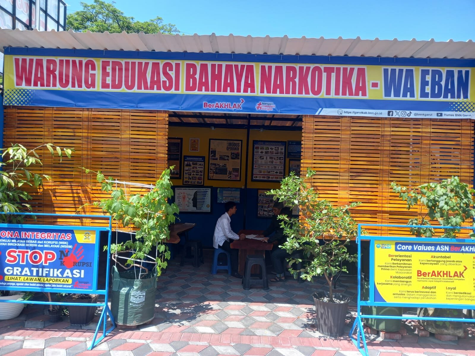 PIKET SIAGA P4GN DI WARUNG EDUKASI BAHAYA NARKOTIKA (WA EBAN) BNNK GARUT
