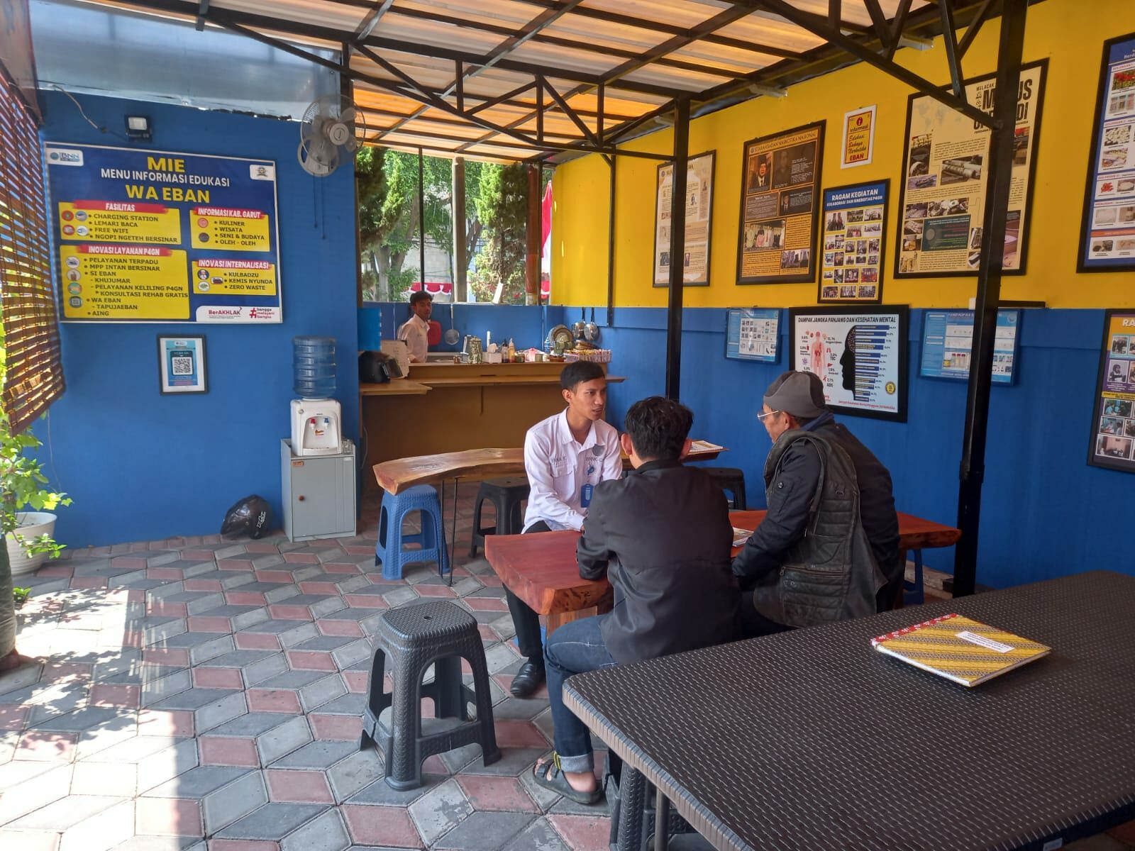 PIKET SIAGA P4GN DI WARUNG EDUKASI BAHAYA NARKOTIKA (WA EBAN) BNNK GARUT PIKET SIAGA P4GN DI WARUNG EDUKASI BAHAYA NARKOTIKA (WA EBAN) BNNK GARUT