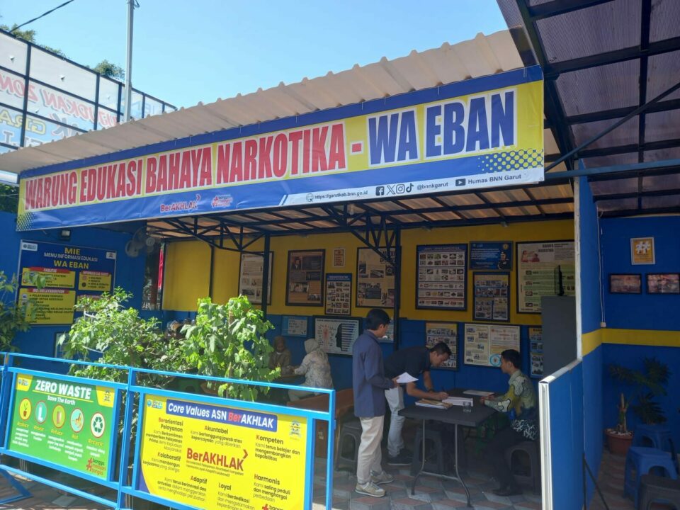 PIKET SIAGA P4GN DI WARUNG EDUKASI BAHAYA NARKOTIKA (WA EBAN) BNNK GARUT
