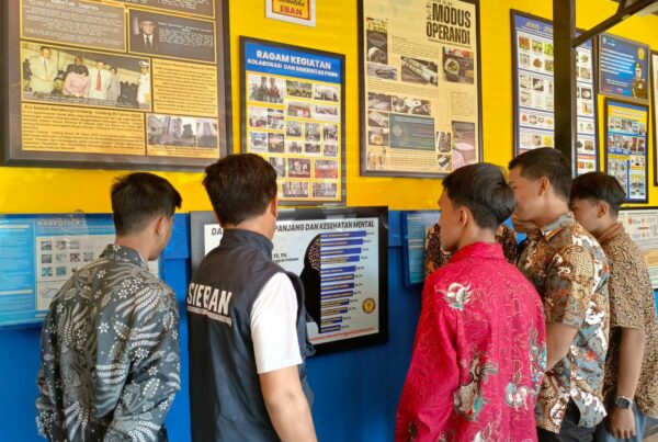 PIKET SIAGA P4GN DI WARUNG EDUKASI BAHAYA NARKOTIKA (WA EBAN) BNNK GARUT