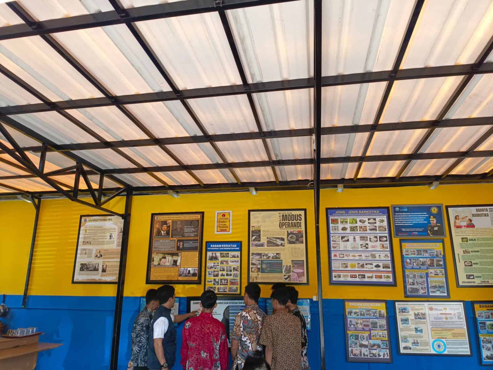 PIKET SIAGA P4GN DI WARUNG EDUKASI BAHAYA NARKOTIKA (WA EBAN) BNNK GARUT