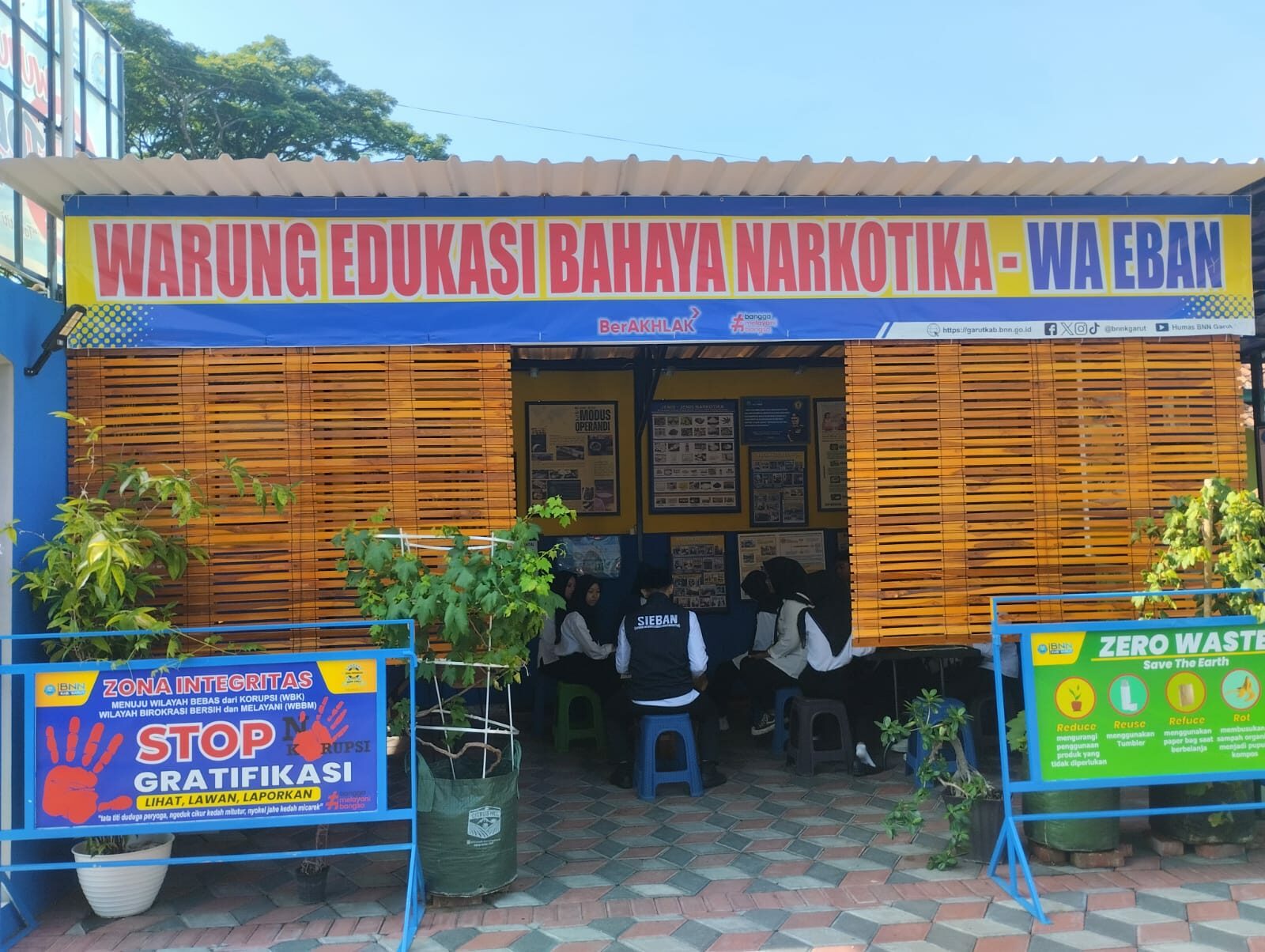 PIKET SIAGA P4GN DI WARUNG EDUKASI BAHAYA NARKOTIKA (WA EBAN) BNNK GARUT