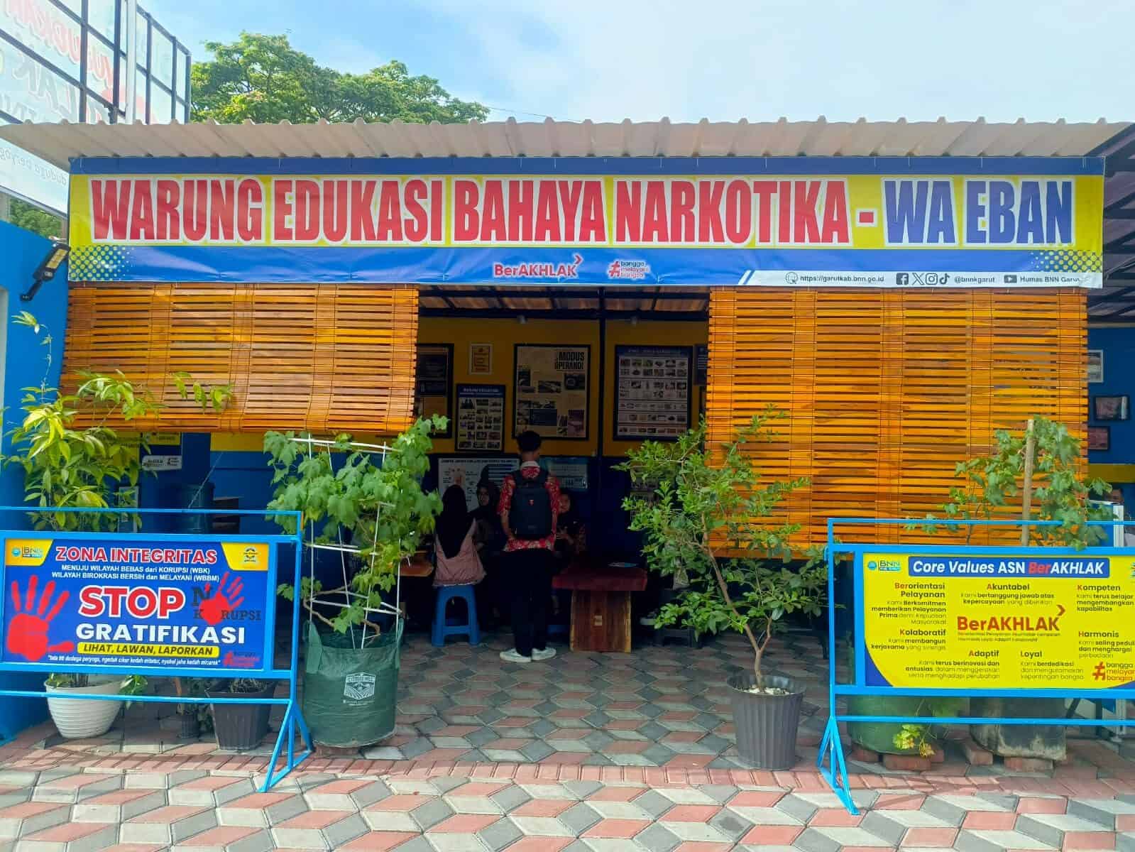 PIKET SIAGA P4GN DI WARUNG EDUKASI BAHAYA NARKOTIKA (WA EBAN) BNNK GARUT PIKET SIAGA P4GN DI WARUNG EDUKASI BAHAYA NARKOTIKA (WA EBAN) BNNK GARUT