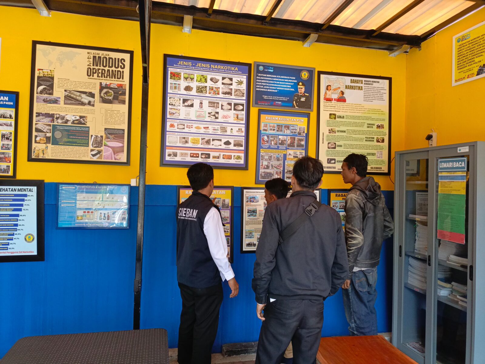 PIKET SIAGA P4GN DI WARUNG EDUKASI BAHAYA NARKOTIKA (WA EBAN) BNNK GARUT