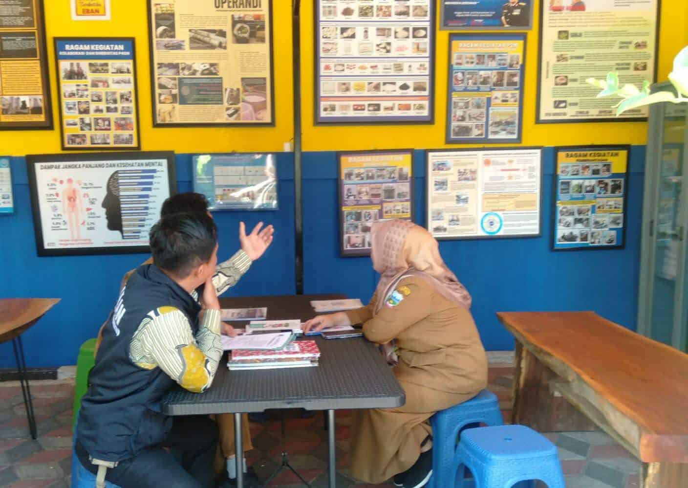 PIKET SIAGA P4GN DI WARUNG EDUKASI BAHAYA NARKOTIKA (WA EBAN) BNNK GARUT