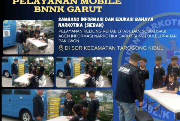 PIKET SIAGA P4GN BNNK GARUT LAYANAN INOVASI EKSTERNALISASI, MEMANDU PENGUNJUNG DI WARUNG EDUKASI BAHAYA NARKOTIKA (WA EBAN) BNNK GARUT