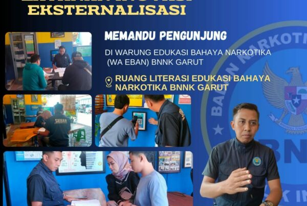 LAYANAN INOVASI EKSTERNALISASI BNNK GARUT, MEMANDU PENGUNJUNG DI WARUNG EDUKASI BAHAYA NARKOTIKA (WA EBAN) BNNK GARUT