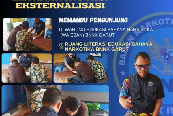 PIKET SIAGA P4GN BNNK GARUT LAYANAN INOVASI EKTERNALISASI, MEMANDU PENGUNJUNG DI WARUNG EDUKASI BAHAYA NARKOTIKA (WA EBAN) BNNK GARUT